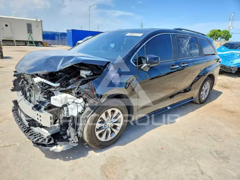 2026 Toyota SIENNA photo