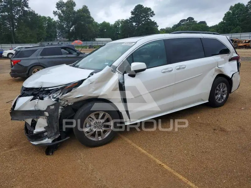 2026 Toyota SIENNA фото