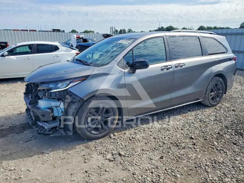2026 Toyota SIENNA фото