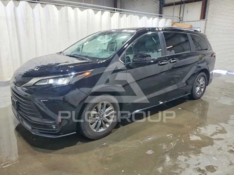 2026 Toyota SIENNA фото