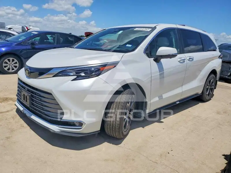 2026 Toyota SIENNA photo