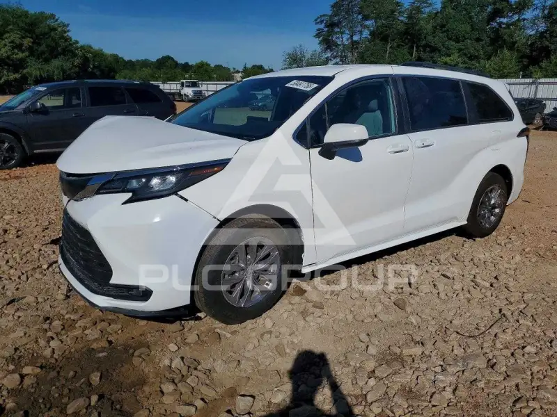 2026 Toyota SIENNA photo