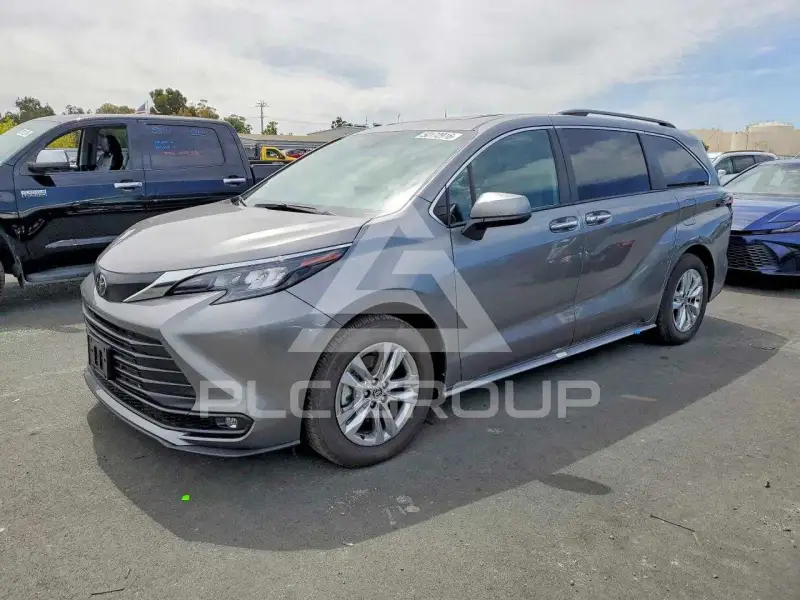 2026 Toyota SIENNA photo