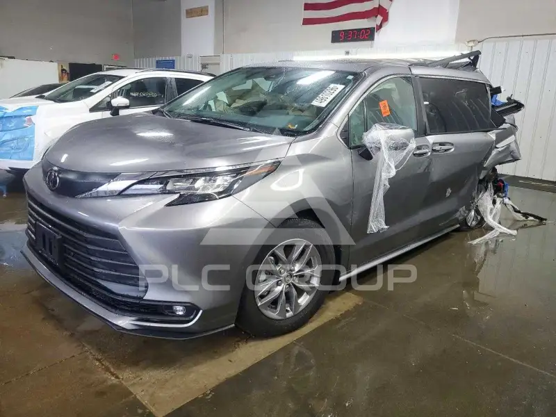 2026 Toyota SIENNA photo