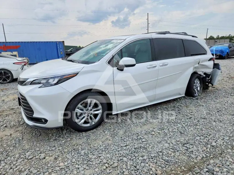 2026 Toyota SIENNA фото