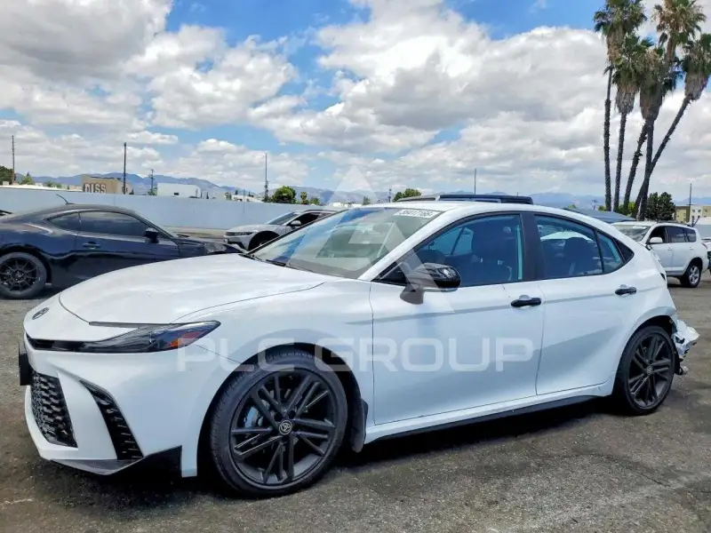 2026 Toyota CAMRY фото