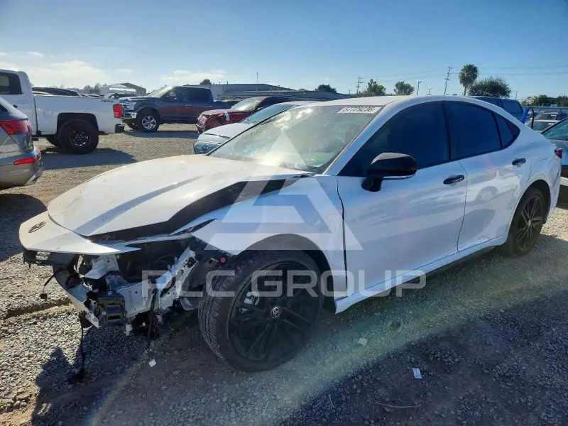 2026 Toyota CAMRY фото