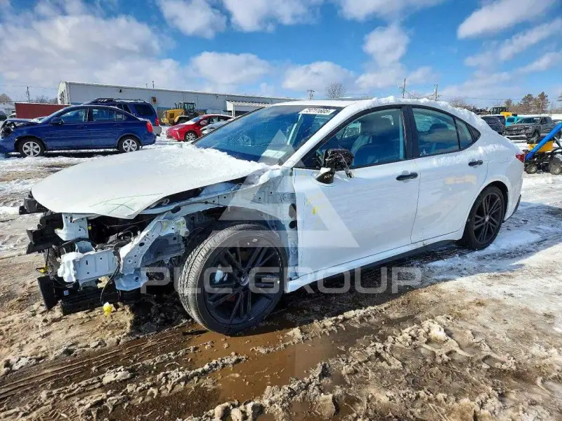 2026 Toyota CAMRY фото