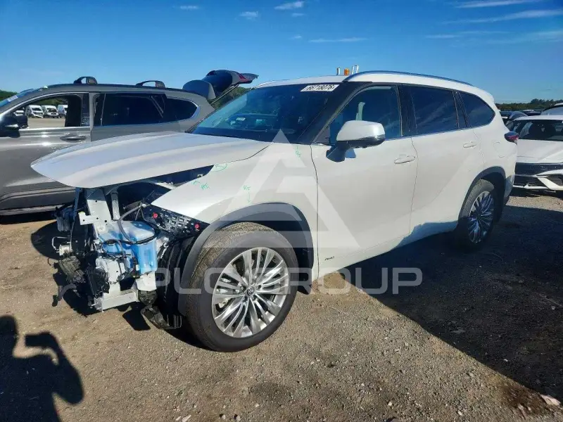 2026 Toyota Highlander photo