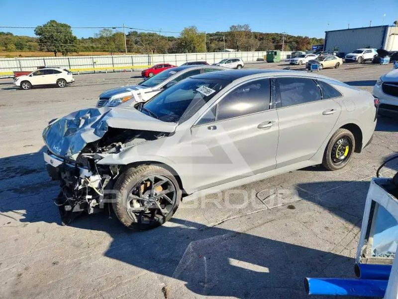 2026 KIA K5 фото