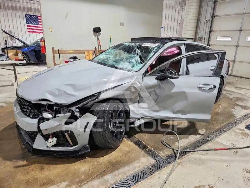 2026 KIA K5 фото