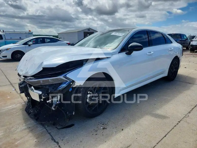 2026 KIA K5 фото