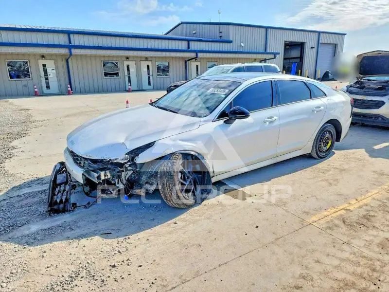 2026 KIA K5 фото