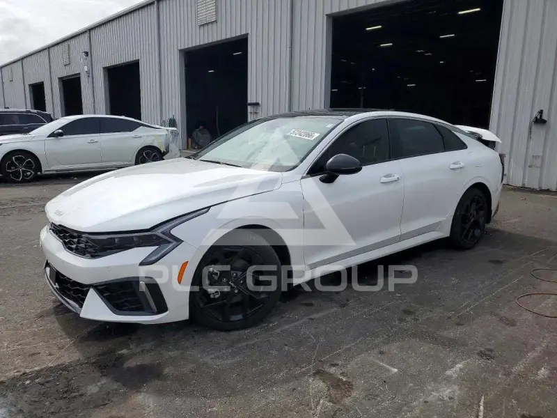 2026 KIA K5 фото