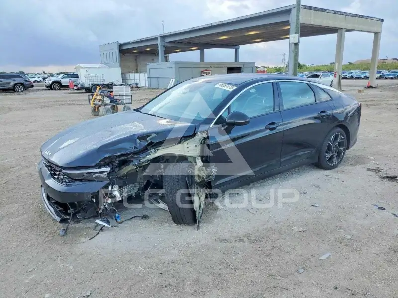 2026 KIA K5 фото