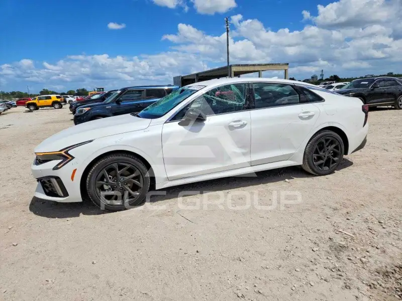 2026 KIA K5 фото