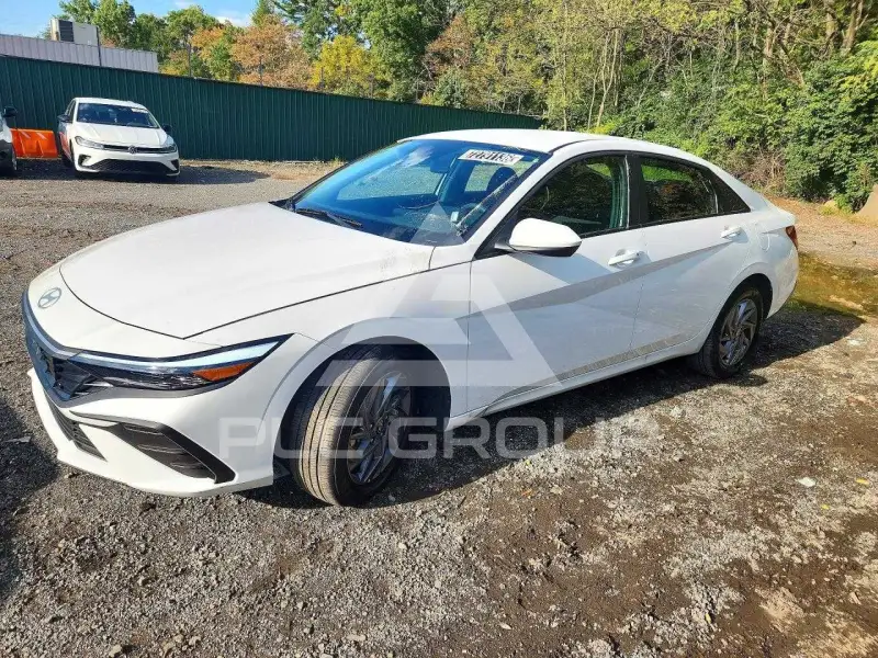 2026 Hyundai Elantra photo