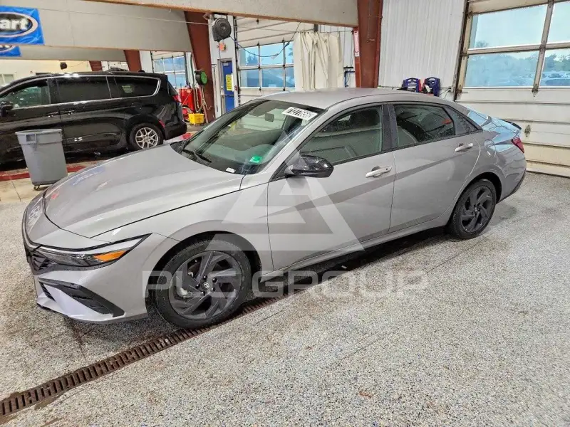 2026 Hyundai Elantra фото