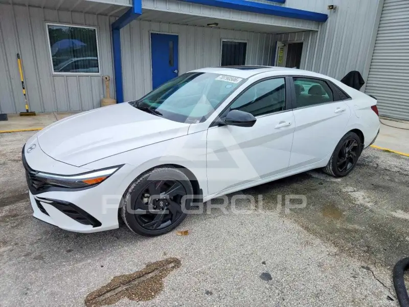 2026 Hyundai Elantra photo