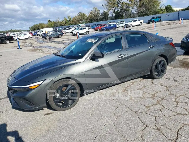 2026 Hyundai Elantra фото