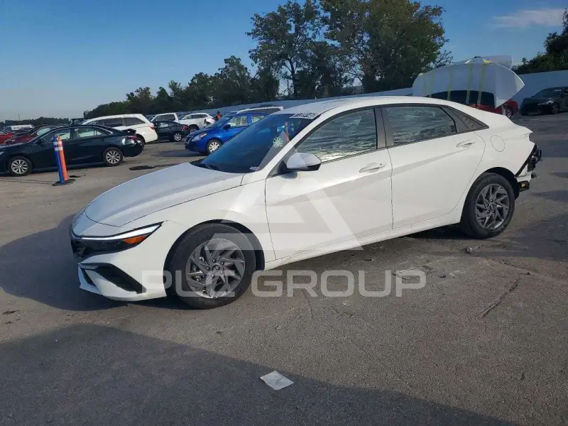 2026 Hyundai Elantra фото