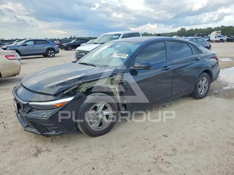 2026 Hyundai Elantra photo