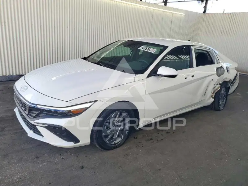2026 Hyundai Elantra photo