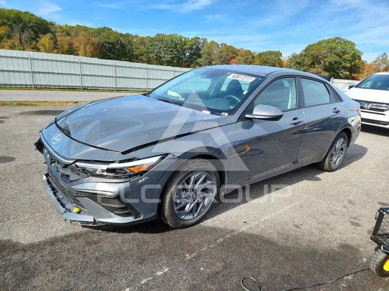 2026 Hyundai Elantra фото