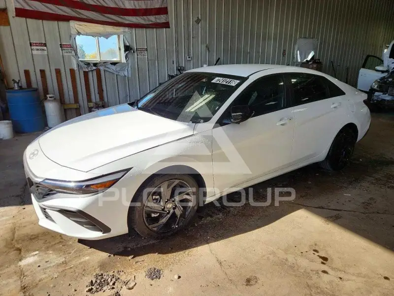 2026 Hyundai Elantra фото