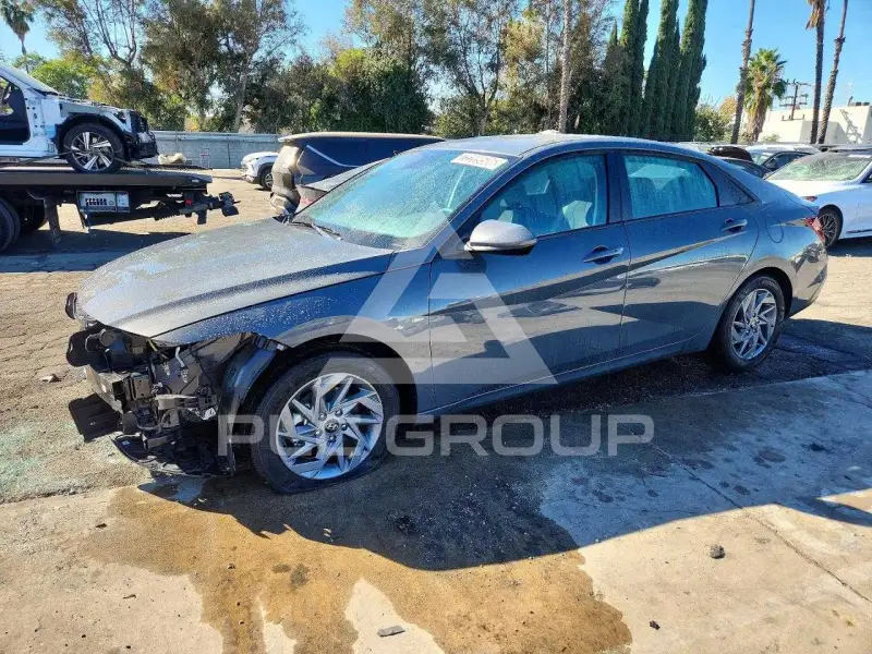 2026 Hyundai Elantra photo