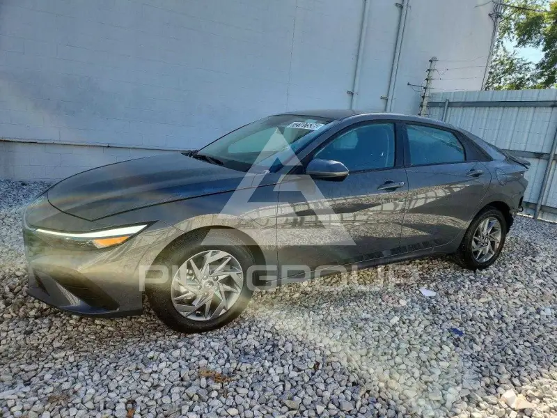 2026 Hyundai Elantra photo
