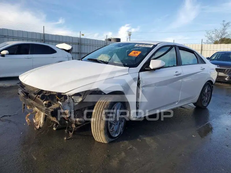 2026 Hyundai Elantra фото