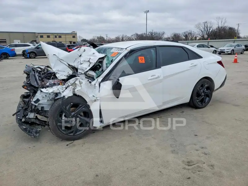 2026 Hyundai Elantra photo