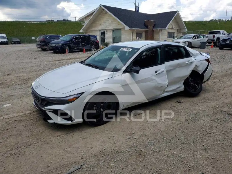 2026 Hyundai Elantra фото