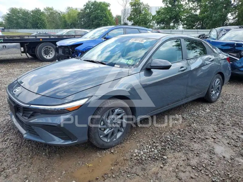 2026 Hyundai Elantra фото
