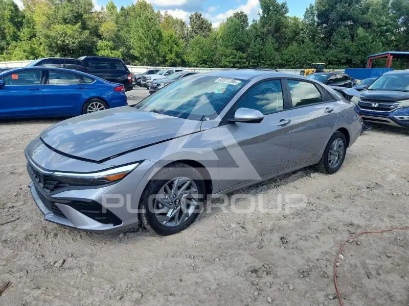 2026 Hyundai Elantra фото
