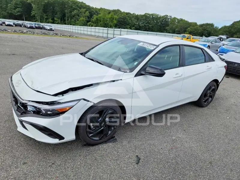 2026 Hyundai Elantra фото
