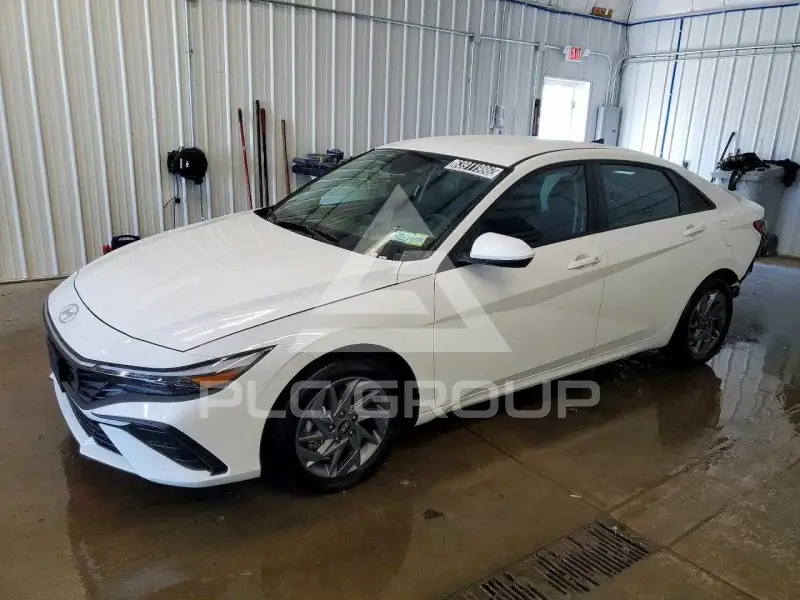 2026 Hyundai Elantra фото