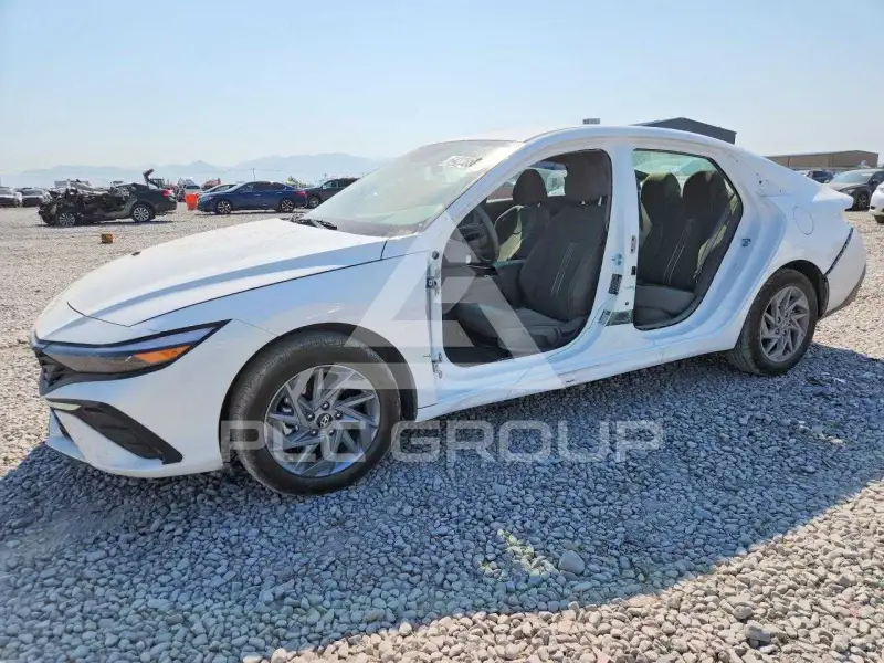 2026 Hyundai Elantra фото