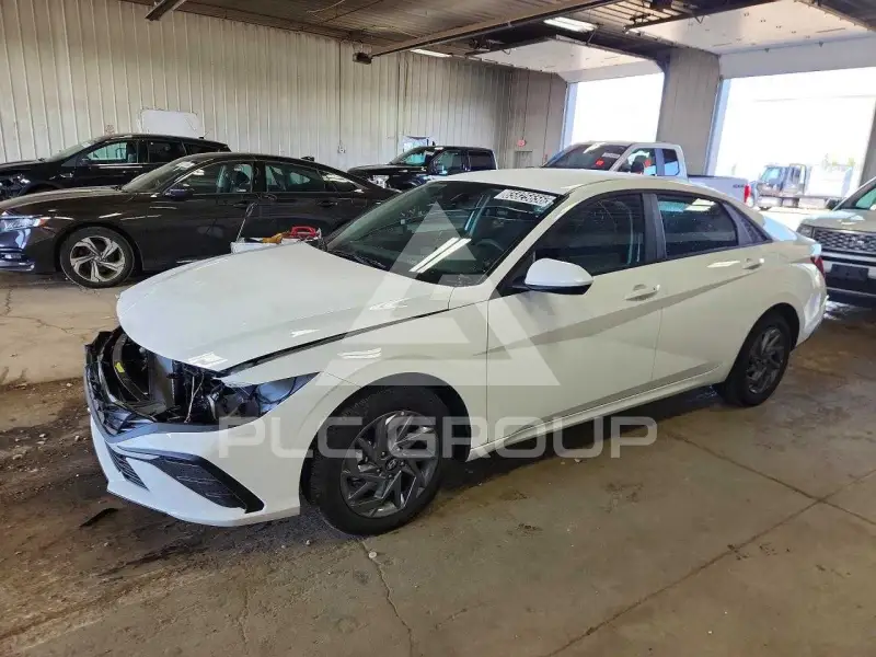 2026 Hyundai Elantra фото