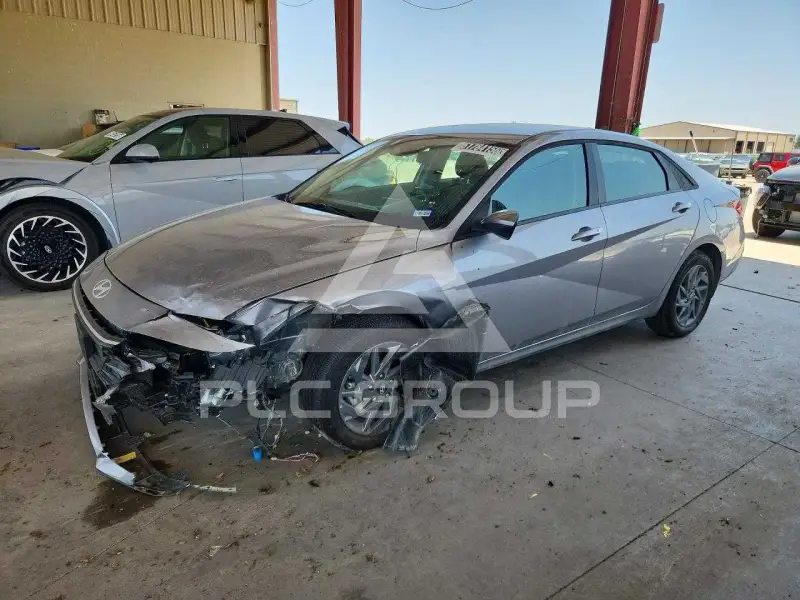 2026 Hyundai Elantra photo