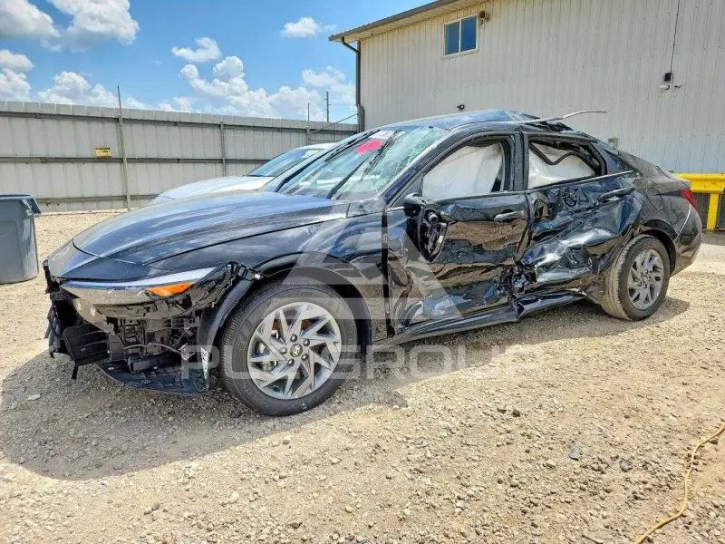 2026 Hyundai Elantra фото
