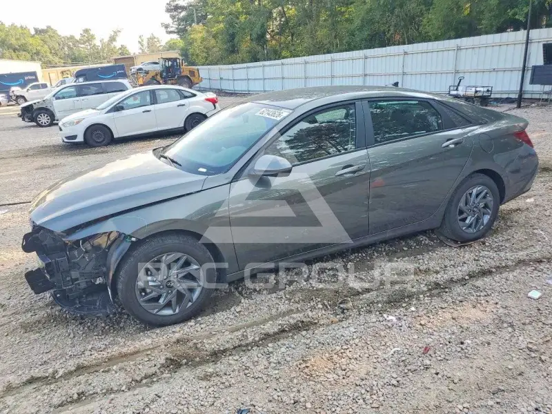 2026 Hyundai Elantra photo