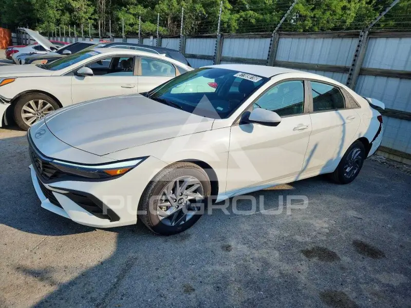 2026 Hyundai Elantra фото