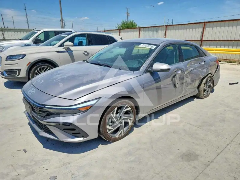 2026 Hyundai Elantra photo