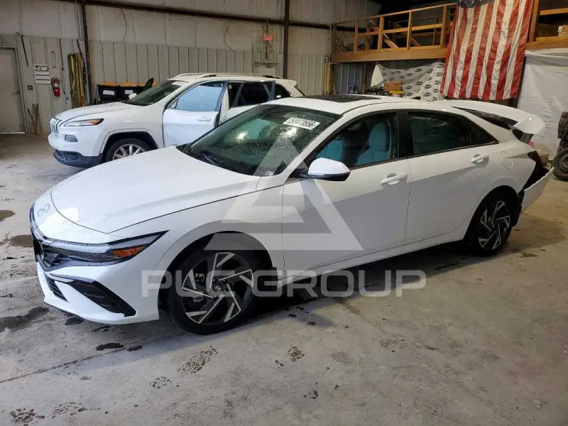 2026 Hyundai Elantra фото