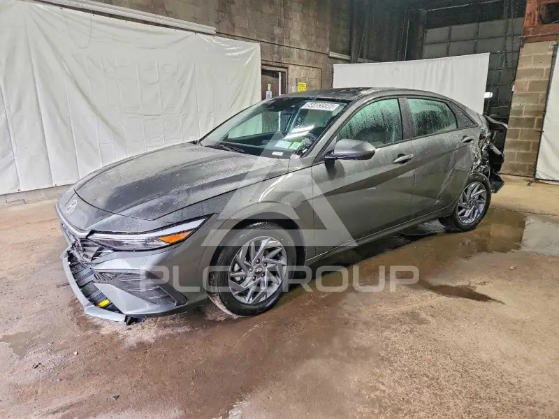 2026 Hyundai Elantra фото