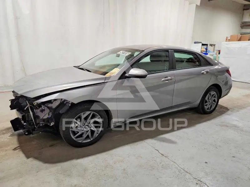 2026 Hyundai Elantra фото