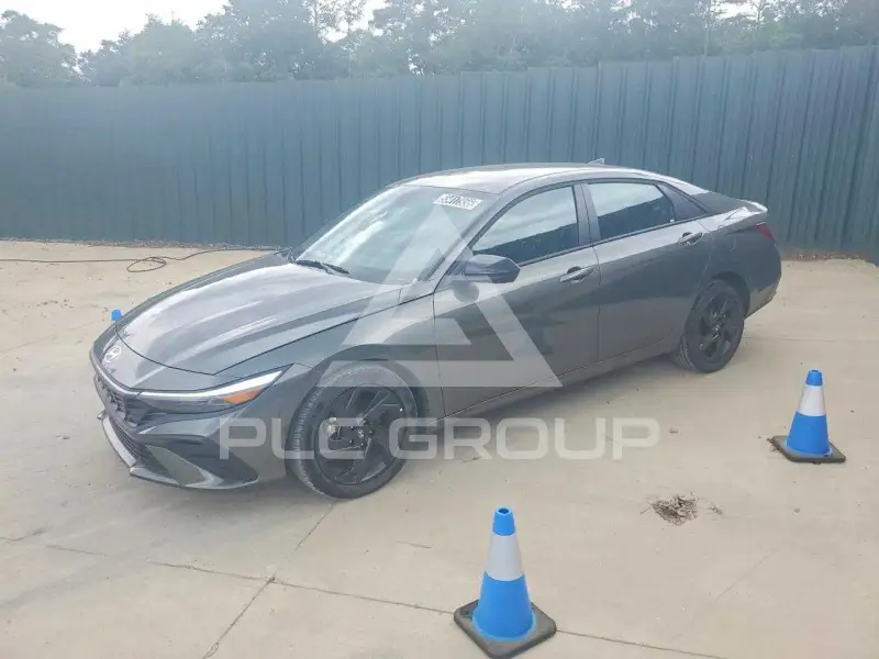 2026 Hyundai Elantra photo