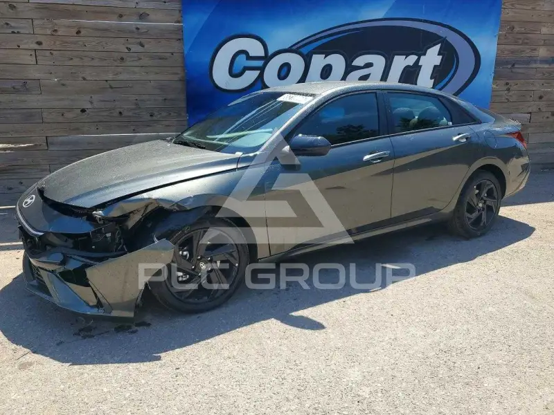 2026 Hyundai Elantra фото